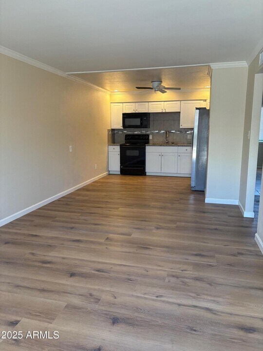 909 S Priest Dr in Tempe, AZ - Building Photo