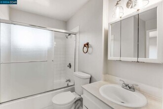 38601 Royal Ann Cmn in Fremont, CA - Building Photo - Building Photo