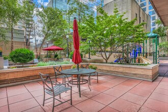 170 E 87th St-Unit -: E3C in New York, NY - Building Photo - Building Photo