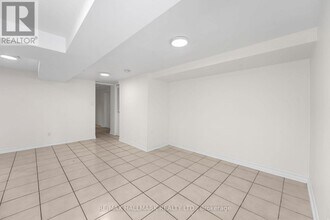 261-261 Ossington Ave in Toronto, ON - Building Photo - Building Photo