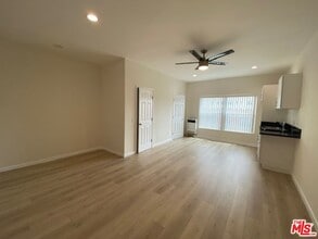 814 S Hobart Blvd in Los Angeles, CA - Building Photo - Building Photo