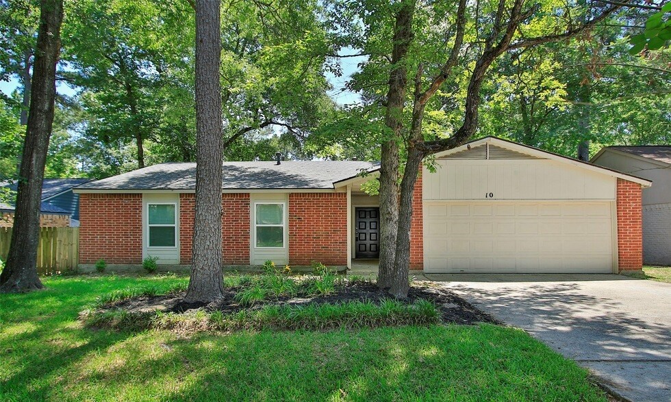 10 Still Glen Ct in Spring, TX - Building Photo