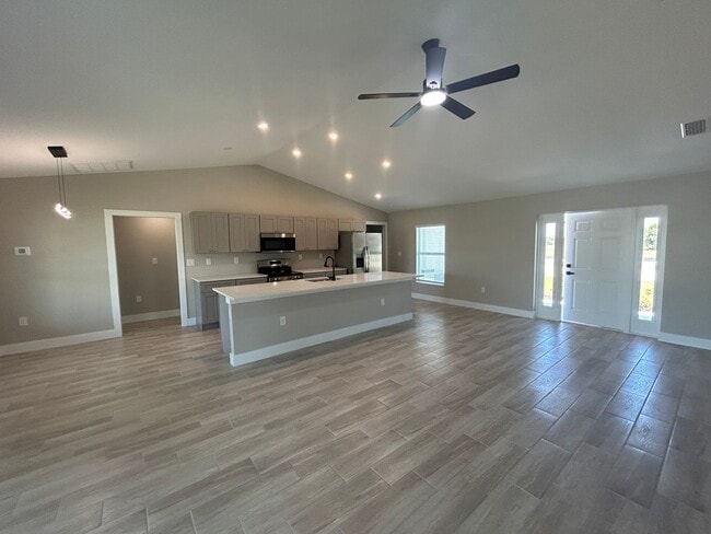 2314 Kismet Pkwy in Cape Coral, FL - Building Photo - Building Photo