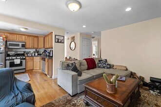 16 Gates St in Boston, MA - Building Photo - Building Photo