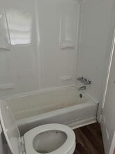 623 E Brookwood Dr in Valdosta, GA - Building Photo - Building Photo