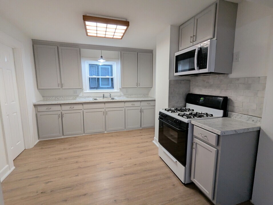309 Grand Ave in Johnson City, NY - Building Photo