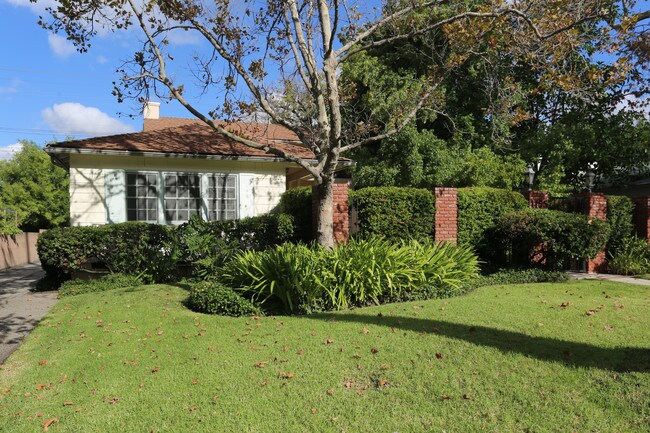 1155 Glendale Ave in Glendale, CA - Building Photo - Building Photo