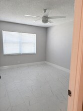 9448 Saddlebrook Dr in Boca Raton, FL - Foto de edificio - Building Photo