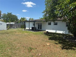 11004 SW 154th Terrace in Miami, FL - Building Photo - Building Photo