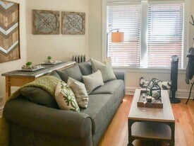 4723 N Leavitt St, Unit 2 in Chicago, IL - Building Photo