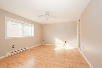 128 Loudon Rd in Concord, NH - Building Photo - Building Photo