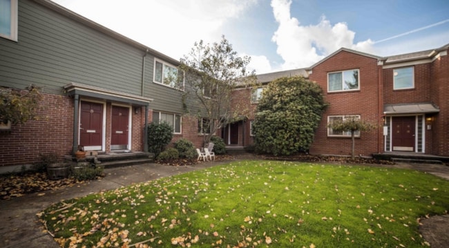 2515 SE 51st Ave, Unit #18