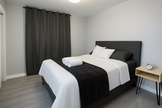 9483 S Buttonwood Dr, Unit 3 - West Bedroom in Sandy, UT - Building Photo - Building Photo