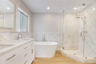 11011 SW 110th Rd in Miami, FL - Building Photo - Building Photo