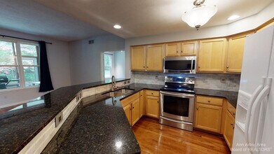 1408 Fox Pointe Cir in Ann Arbor, MI - Building Photo - Building Photo