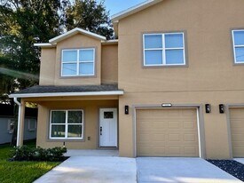 252 E Collins St in Umatilla, FL - Building Photo