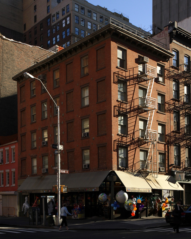 133 W Broadway in New York, NY - Foto de edificio - Building Photo