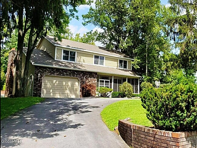 3 Springwood Manor Dr in Albany, NY - Building Photo - Building Photo