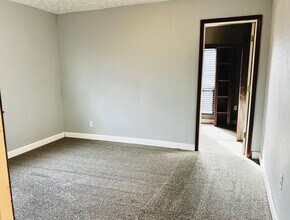 501 E Harmon Dr in Midwest City, OK - Building Photo - Building Photo