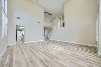 9272 W Viking Rd in Las Vegas, NV - Building Photo - Building Photo