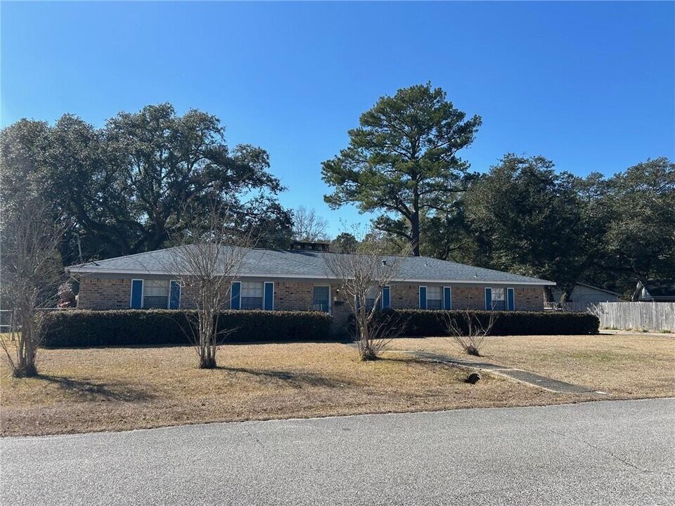 5359 Emmett Dr in Satsuma, AL - Building Photo