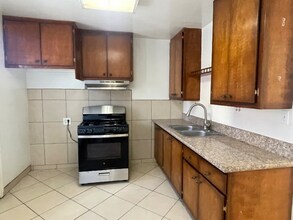 314 W Providencia Ave in Burbank, CA - Building Photo - Building Photo