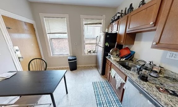 10 Pleasant St, Unit 3 in Cambridge, MA - Foto de edificio - Building Photo