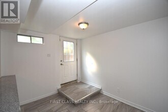 15 Carle Crescent in Ajax, ON - Building Photo - Building Photo