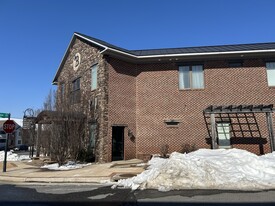 100 Hexham Dr, Unit 1 in Lynchburg, VA - Building Photo