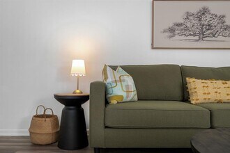 7105 Lilac Ln in Austin, TX - Building Photo - Building Photo