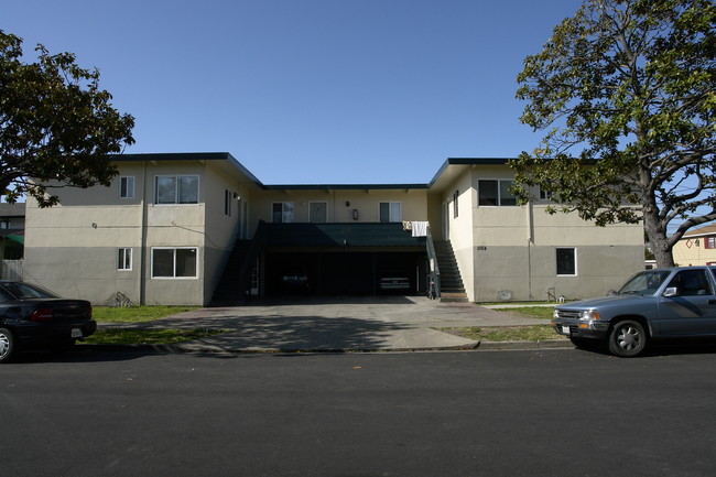 1104 Hilton St in Redwood City, CA - Foto de edificio - Building Photo