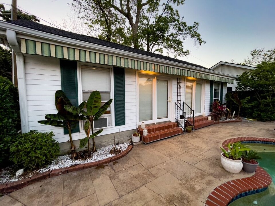3700 Wanda Lynn Dr in Metairie, LA - Foto de edificio