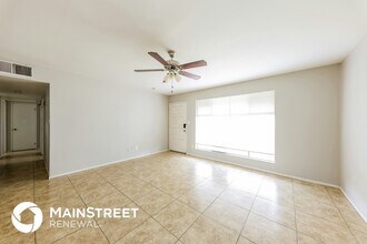 3807 W Solar Dr in Phoenix, AZ - Foto de edificio - Building Photo