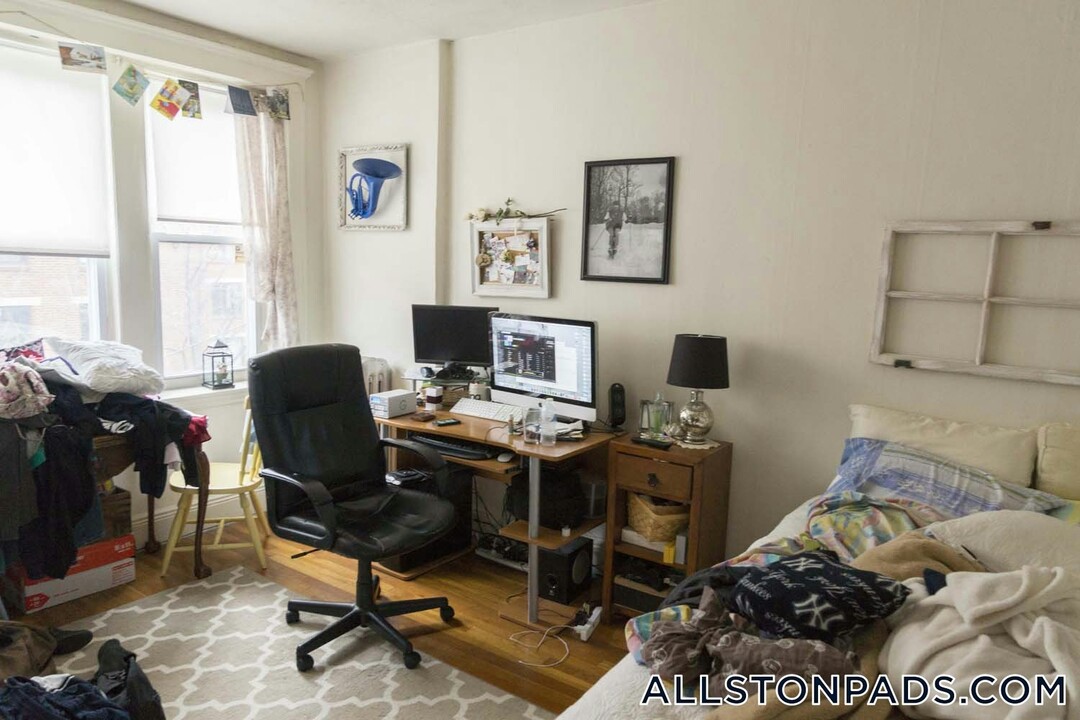 25 Walbridge St in Boston, MA - Building Photo