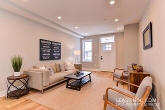 158 Todd Pl NE in Washington, DC - Foto de edificio - Building Photo