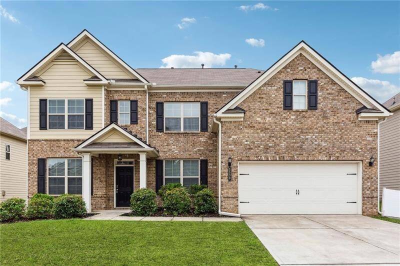 5530 Mirror Lake Dr in Cumming, GA - Foto de edificio