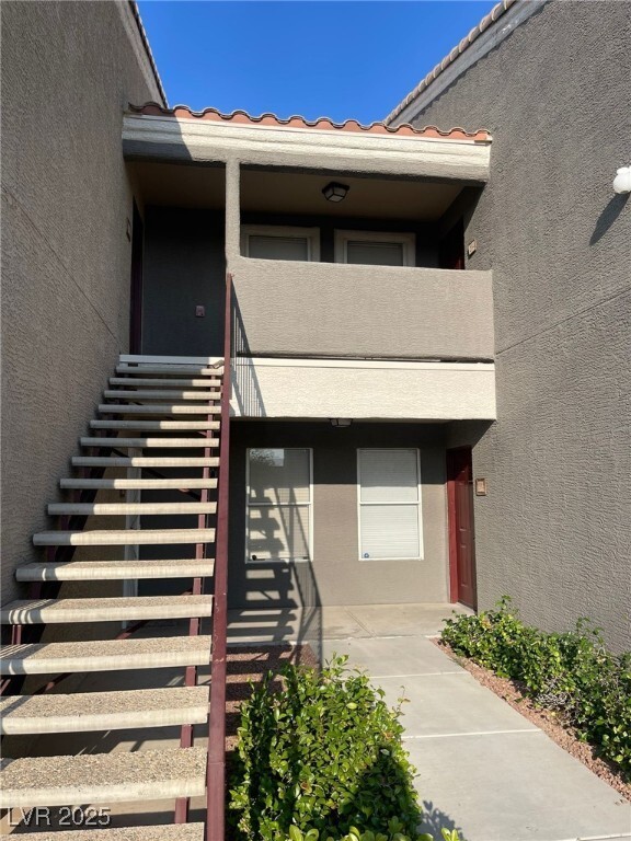 property at 5055 W Hacienda Ave