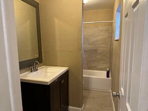 6820 Scott St in Hollywood, FL - Building Photo - Building Photo