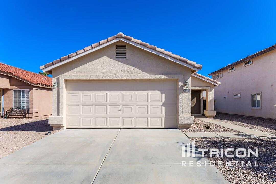 22792 W Gardenia Dr in Buckeye, AZ - Building Photo
