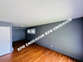 200 Ben Nevis Rd in St. Louis, MO - Building Photo - Building Photo