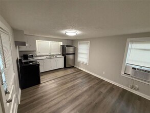 108 Lambert Dr in Stockbridge, GA - Building Photo - Building Photo