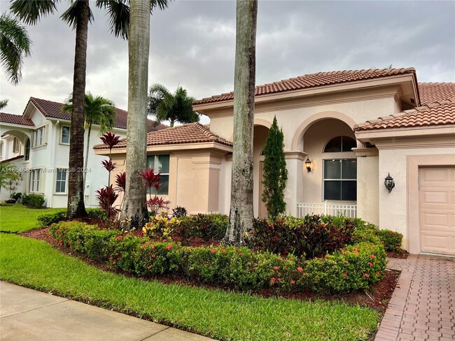 2318 Quail Roost Dr in Weston, FL - Foto de edificio - Building Photo