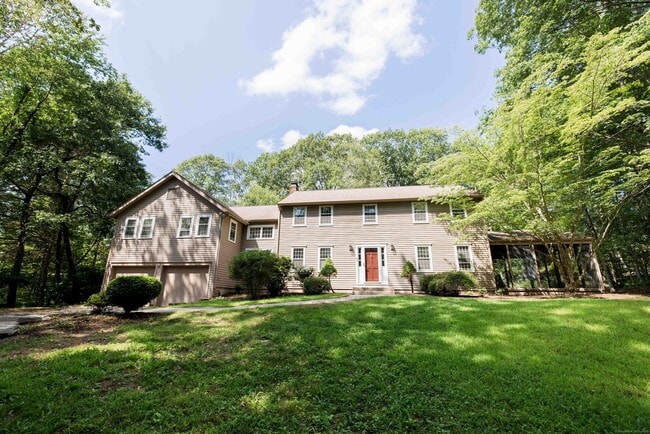 16 Lynwood Rd in Mansfield, CT - Building Photo - Building Photo