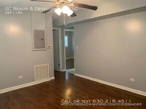 1061 E 80th St in Chicago, IL - Building Photo - Building Photo