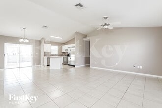 2715 SW 1st Pl in Cape Coral, FL - Building Photo - Building Photo