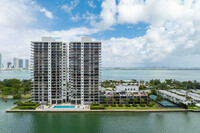 1000 Venetian in Miami Beach, FL - Building Photo - Building Photo