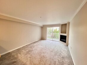 Monroe Condo!!!! in Monroe, WA - Building Photo - Building Photo