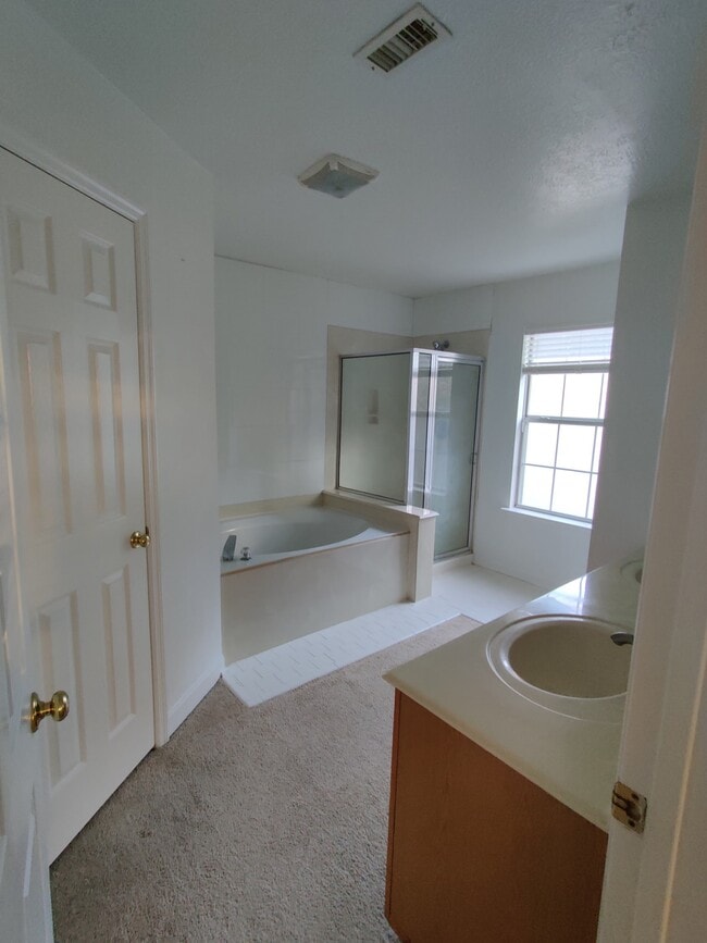 property at 101 Yewleaf Dr