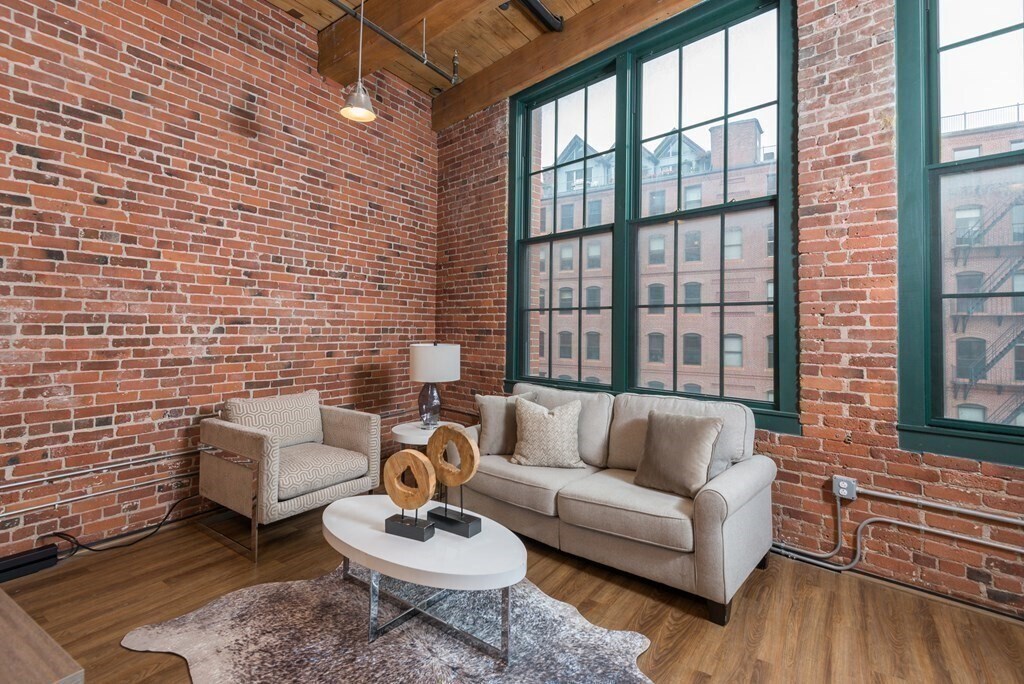 63 Melcher St in Boston, MA - Building Photo