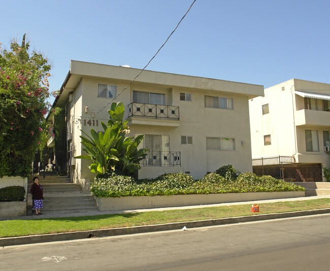 1411 N Curson Ave in Los Angeles, CA - Foto de edificio - Building Photo